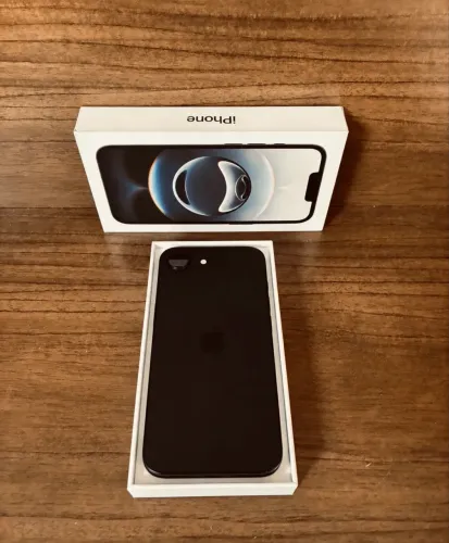 iPhone 16e Preto 128GB - Usado