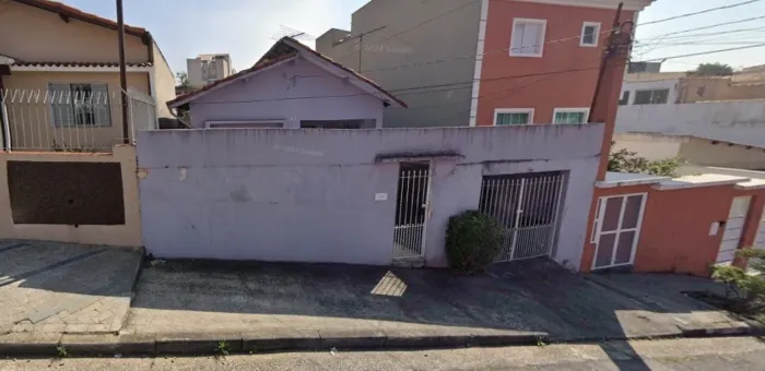 Terreno com casa antiga na Vila Helena, em Santo André, com 244m²