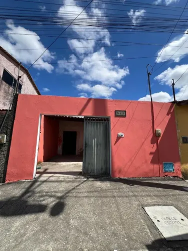 Vende-se casa no canindezinho perto da upa.