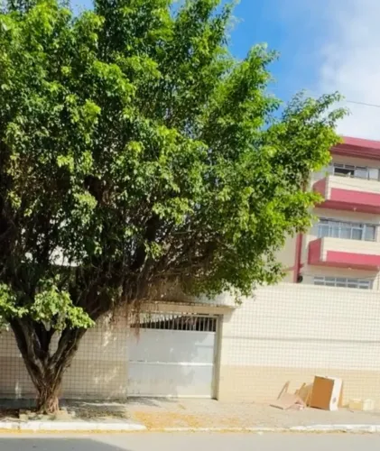 Aluga-se Garagem no Boqueirão/Canto Forte
