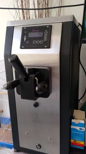 Máquina de sorvete (Bailon)
