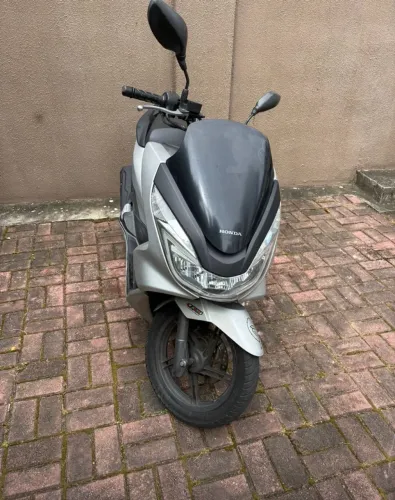 Scooter PCX, excelente mecânica
