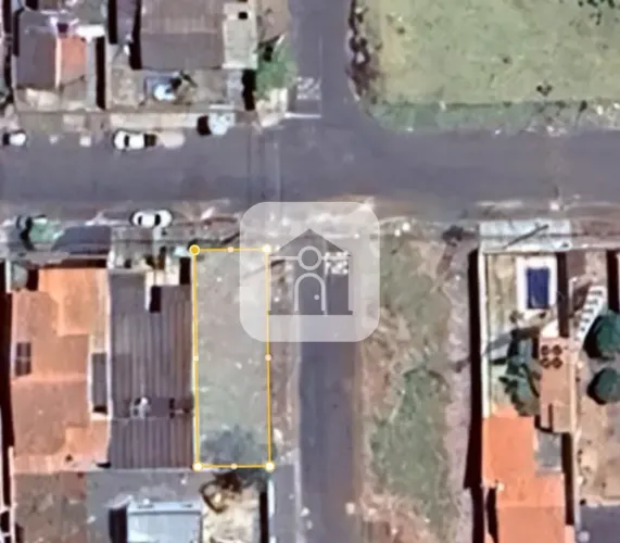 Terreno esquina murado em L em avenida larga