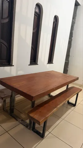 Mesa de jaqueira