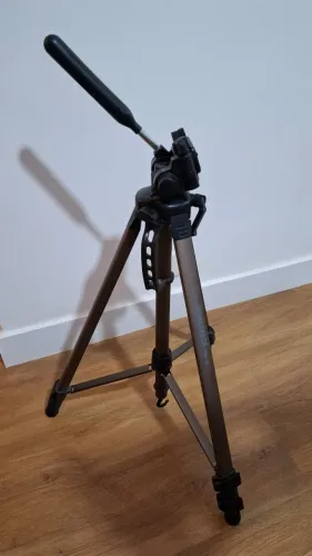 Tripé para câmera fotográfica 