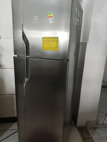 Vendo geladeira Frost Free
