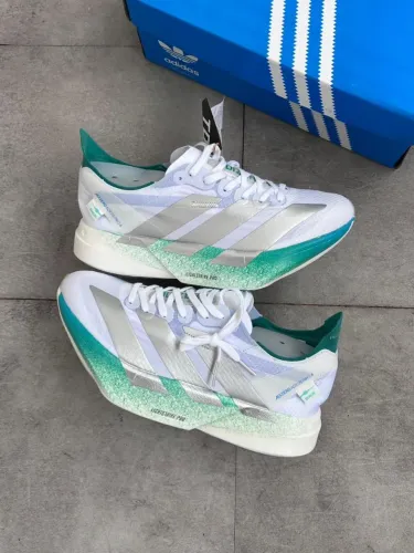 Tênis Adidas Adizero Novo na caixa - Conforto Extremo - Corrida - Placa de carbono 