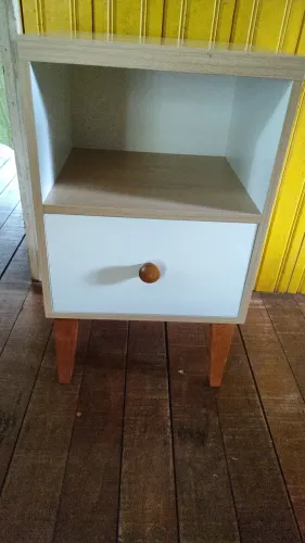 Vendo esse criado mudo, nunca usado 