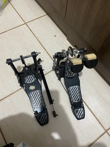 Pedal duplo
