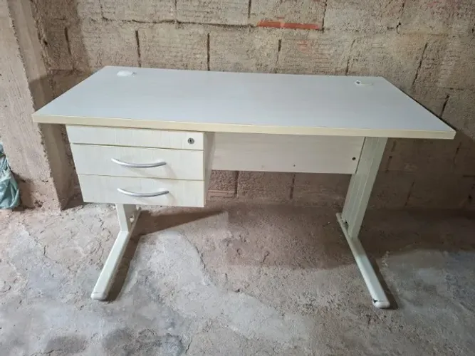 Mesa de Escritório / Escrivaninha 120x60 com 2 Gavetas
