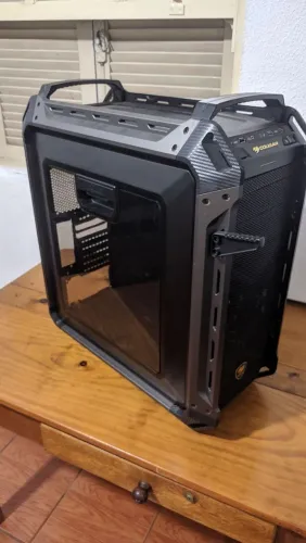 Gabinete Gamer Premium Cougar Panzer Max aquário