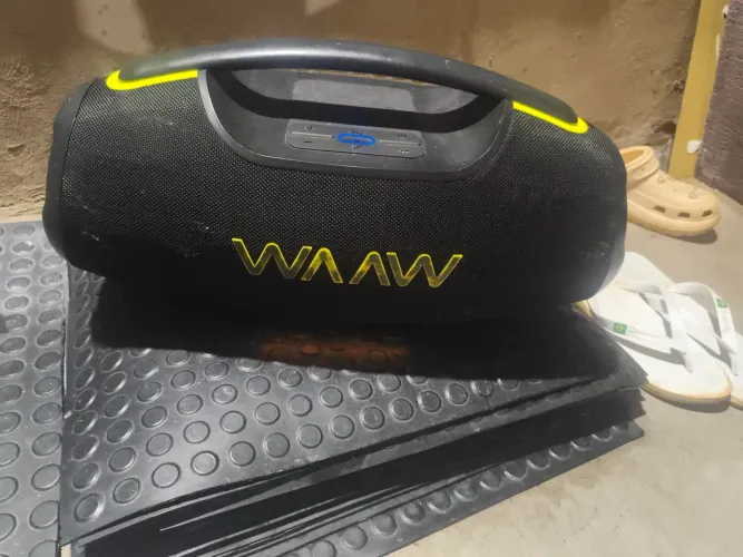Vende-se essa caixa de som