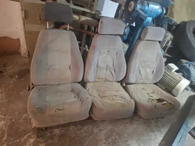 Vendo,3 bancos de F1000 ou D20 