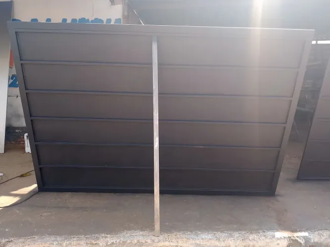 Portão de 3.14 largura por 2.10 altura. Sendo metalons 70*30*chapa 18 e as chapa na 20