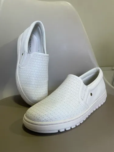 tenis slip on Piccadilly branco off