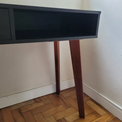 Escrivaninha Tok Stok disponível