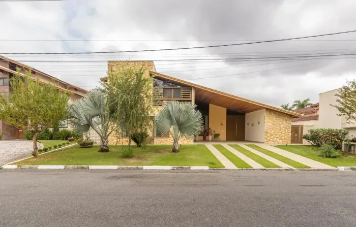 Casa à venda - Condomínio Residencial Ponte de Pedra com 330 m²