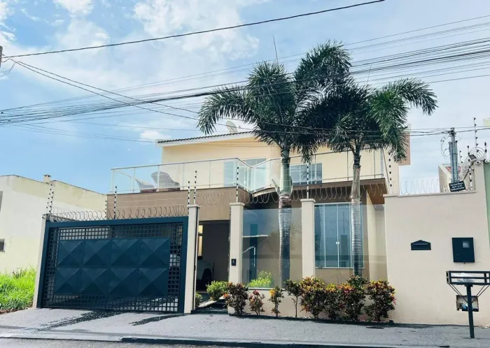 Sobrado com 3 quartos, Residencial Interlagos - Rio Verde