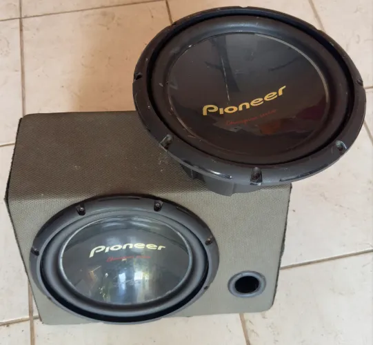 Autofalantes cara preta com a caixa R$290