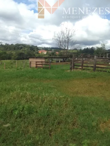 Vende- se fazenda em Cássia dos Coqueiros- SP