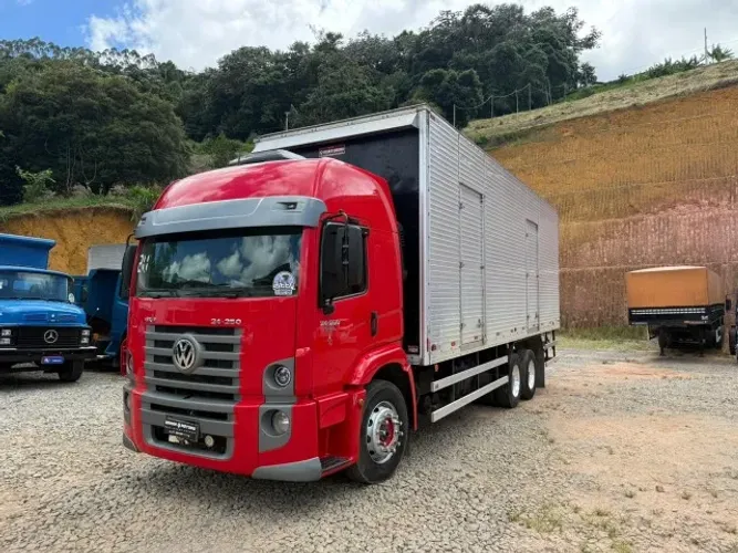 VOLKSWAGEN 24.250 TRUCK MOD 2011 6X2