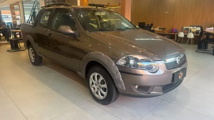 Fiat Strada Trekking 1.6 16V Flex CD 2013