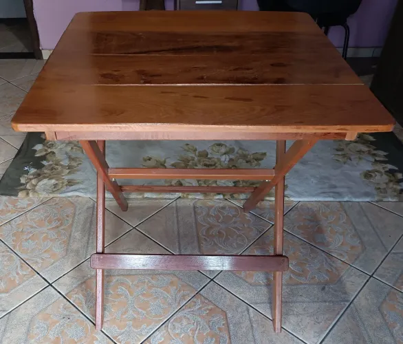 Mesa Dobrável MDF (75cm x 74cm) - Excelente Estado / Prática