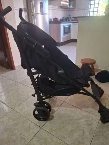 Carrinho de bebê Chicco. SOMENTE PIX OU DINHEIRO DIRETO COM O DONO!