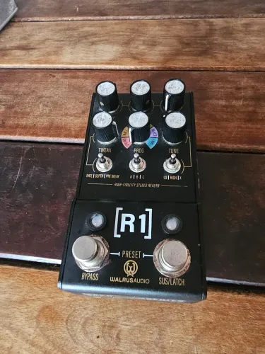 Walrus Audio Mako Series R1 Reverb + caixa original