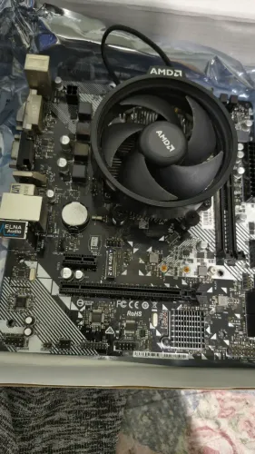 KIT AMD RYZEN 5 2400G + ASROCK A320 + PLACA DE REDE TP-LINK GIGABIT