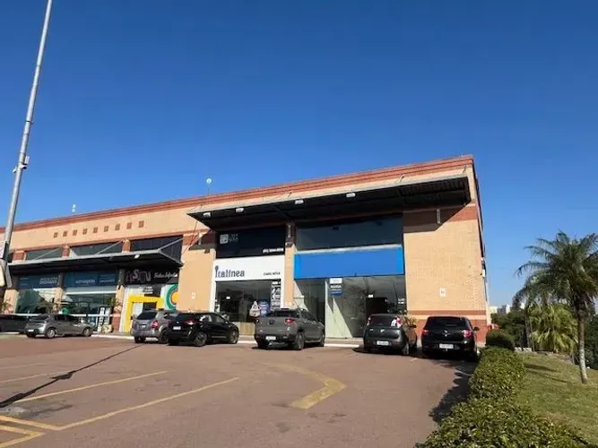 Loja Comercial para Alugar no Sarandi (318m²) com 2 Banheiros Porto Alegre/RS