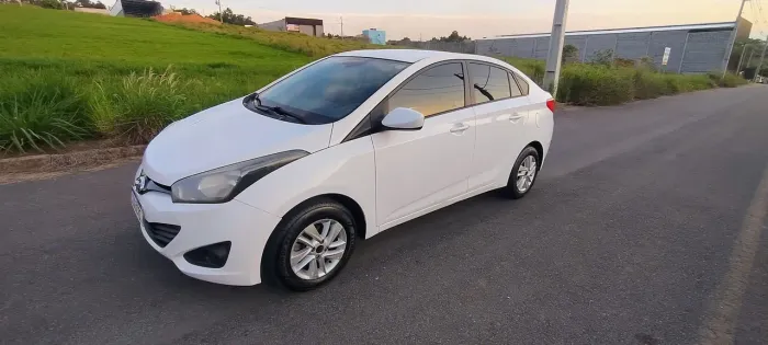 Hyundai HB20S C.plus/c.style 1.6 Flex 16V Mec.4p 2015
