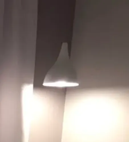 2 Luminárias pendentes brancas