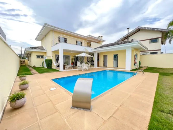 Excelente casa de condomínio fechado em Atibaia!
