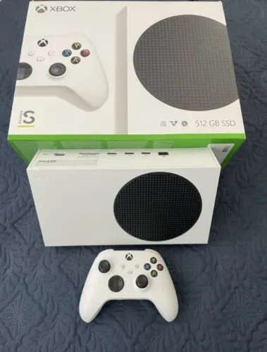 Xbox séries S, menos de 1 ano de uso