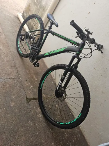 Bicicleta Aro 29 KRW Alumínio Shimano 24 velocidades Freio a Disco S4.