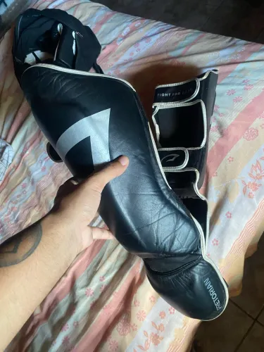 Caneleira Pretorian para Muay thai