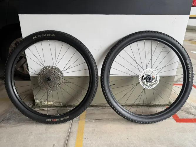 Par de rodas aro 29 Stans Arch D e Cubos Shimano