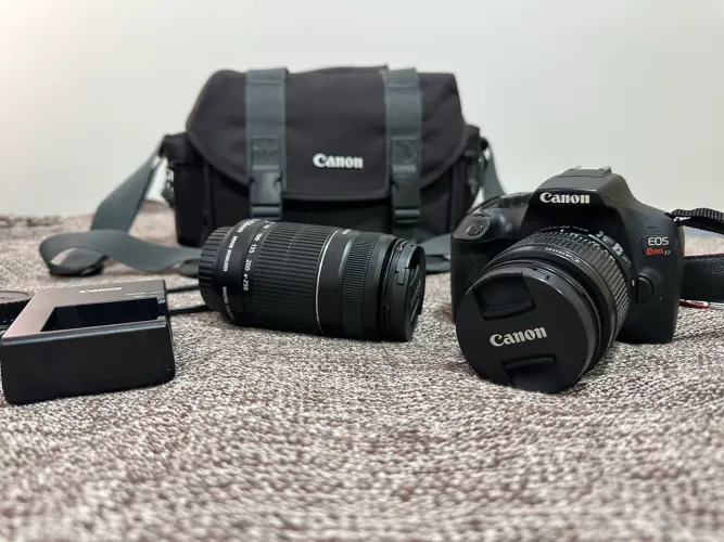 Câmera EOS Rebel T7 com Lente EF-S 18-55mm + EF-S 55-250mm