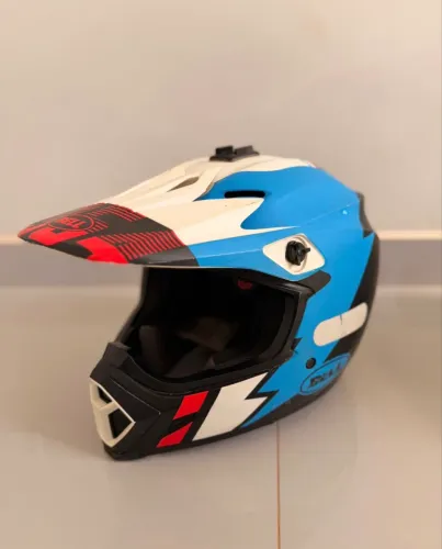 capacete de motocross Bell MX-9 MIPS Strike na combinação de cores Azul, Branco e Preto 