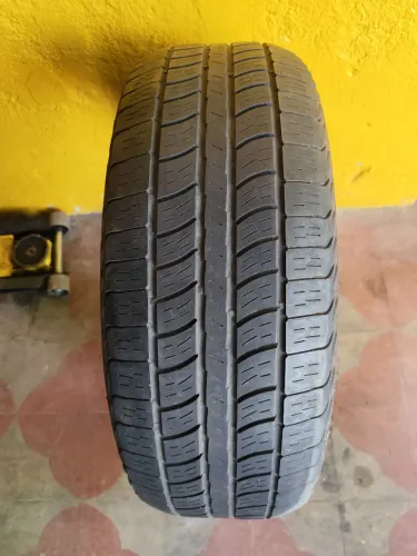 1 Pneu Kumho 265/65/17 Seminovo. 