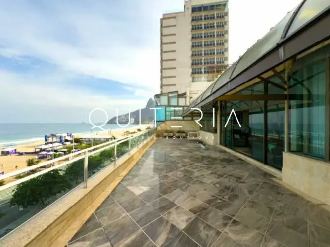 Posto 10 Av. Vieira Souto Praia de Ipanema - Incrível Cobertura Linear Frontal Mar com 2 V