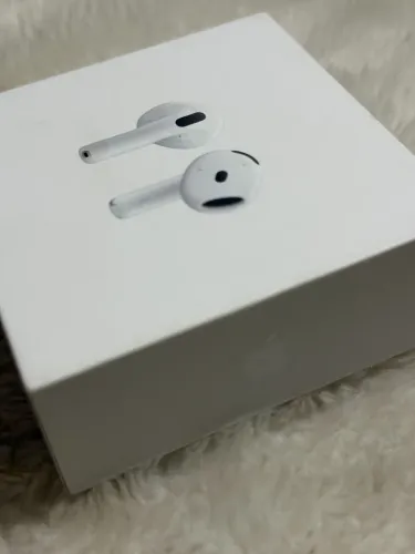 AirPods 4