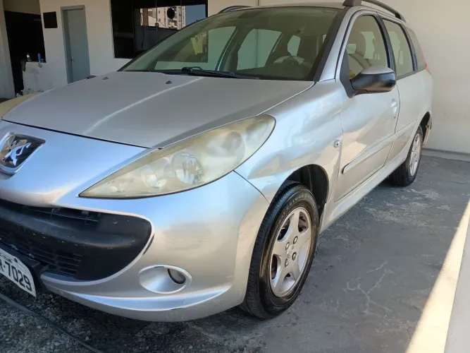 Peugeot 207 SW XS 1.6 Flex 16V 5P Aut. 2011