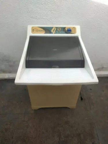 Tanquinho fioreta 4kg usado 220v