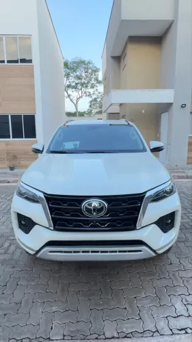 Toyota Hilux SW4 SRX 4X4 2.8 TDI 16V Dies. Aut. 2022