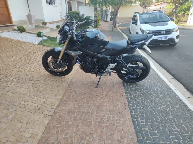 Moto - GSR 750