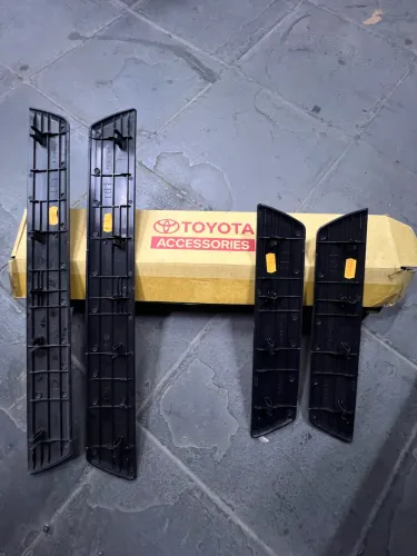 Soleiras internas originais Hilux