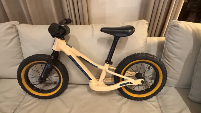 Bicicleta de Equilíbrio Sense Grom 12 - Quase Nova
