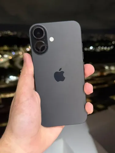 iPhone 16 